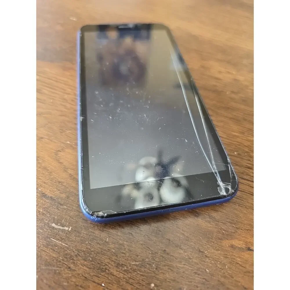 Wiko Voix Android Go Edition Smartphone‎ – Blue – Cracked Screen – Powers On